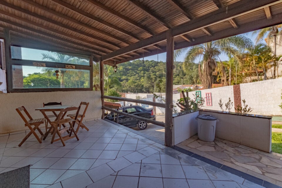 Pousada a venda em Atibaia, SP – junto a natureza no bairro Ria Abaixo