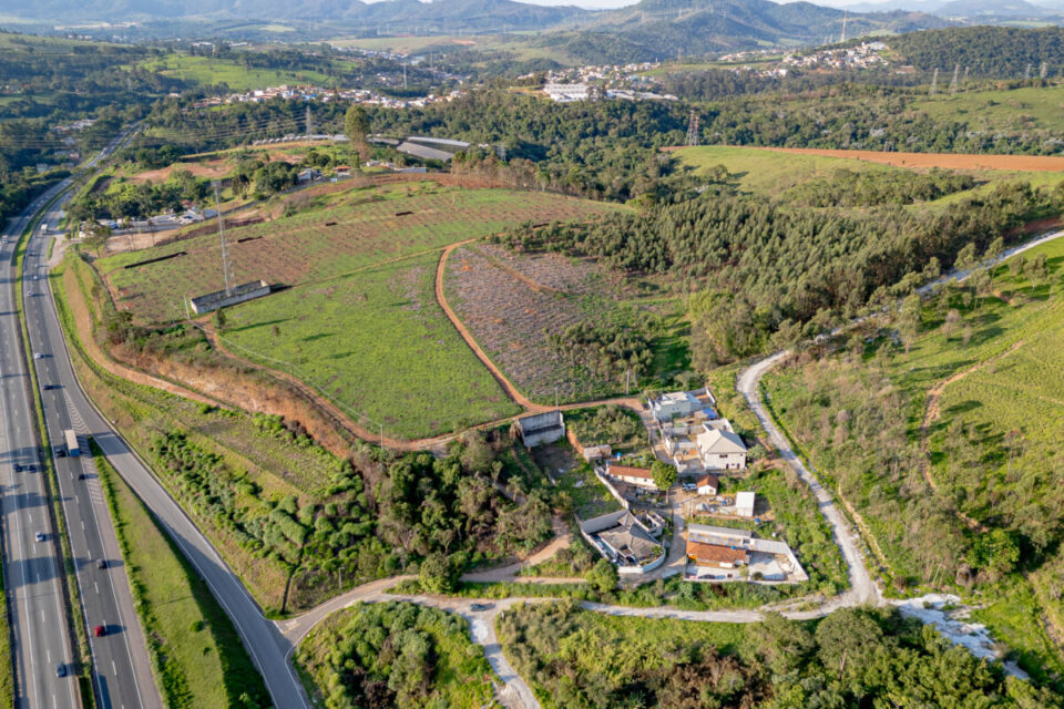 Terreno Industrial a venda em Atibaia/SP nas margens da Rodovia Fernão Dias