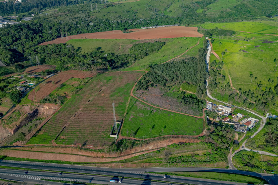 Terreno Industrial a venda em Atibaia/SP nas margens da Rodovia Fernão Dias