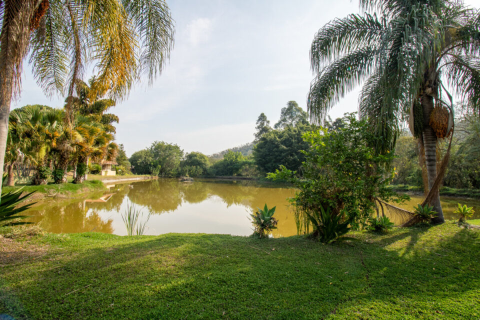 Pousada a venda em Atibaia/SP com infraestrutura para eventos
