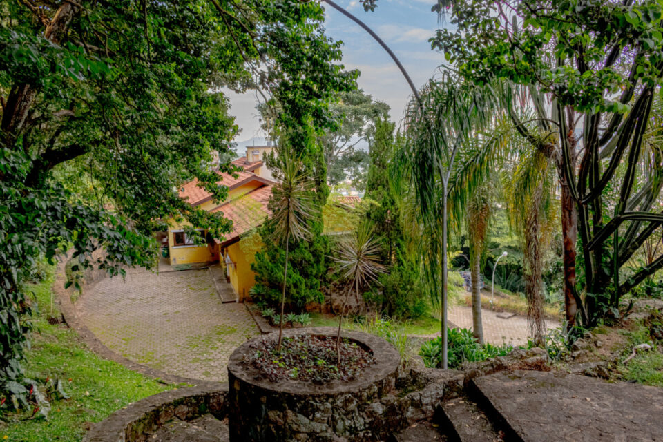 Hotel/Pousada a venda em Atibaia/SP – ao lado do centro gastronômico