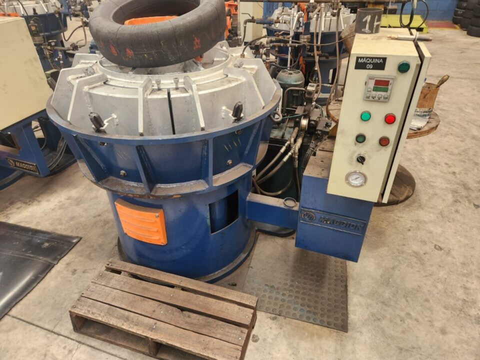 Reformadora de Pneus Montada