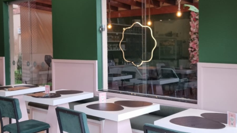 Cafeteria e Confeitaria à Venda