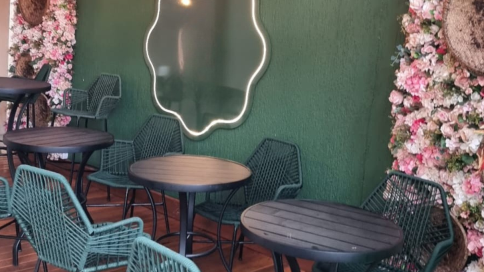 Cafeteria e Confeitaria à Venda