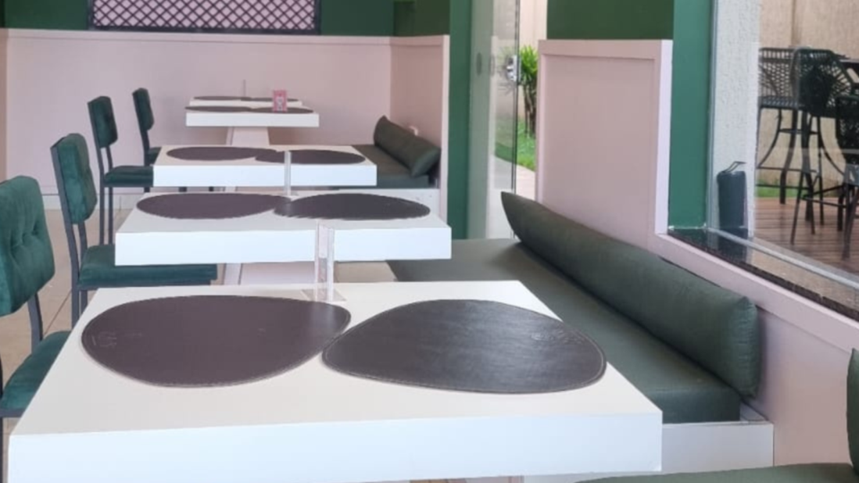 Cafeteria e Confeitaria à Venda