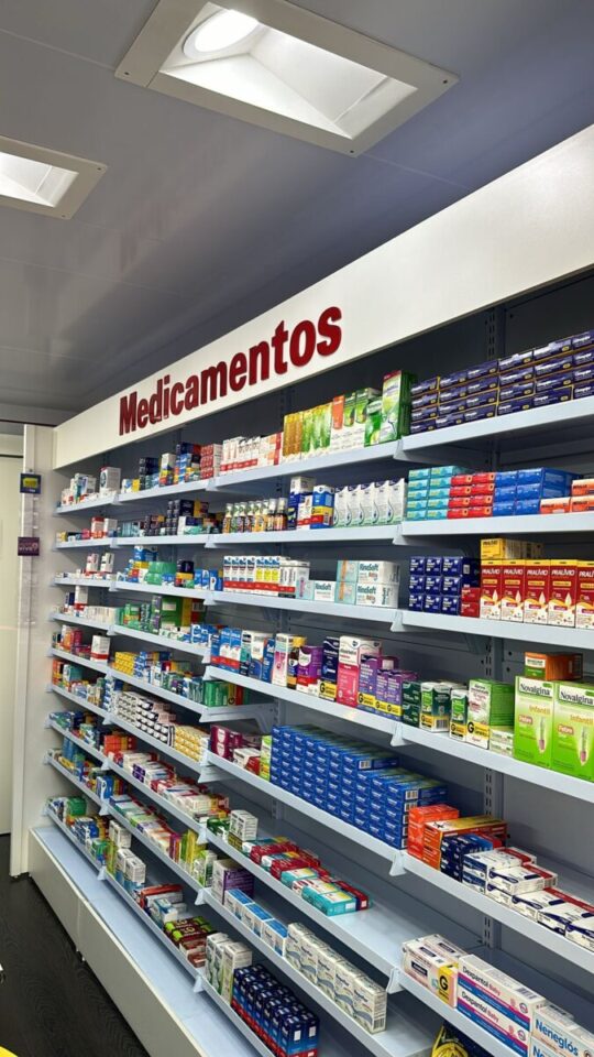 OPORTUNIDADE DE NEGÓCIO Vendo rede de farmácias com 8 lojas estabelecidas