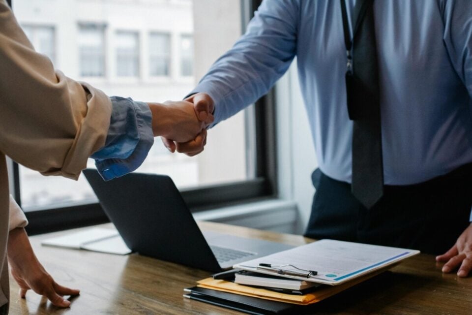 Intermediamos a venda de Ativos Empresariais
