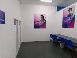 Vendo 3 polos de universidade de renome com alunos