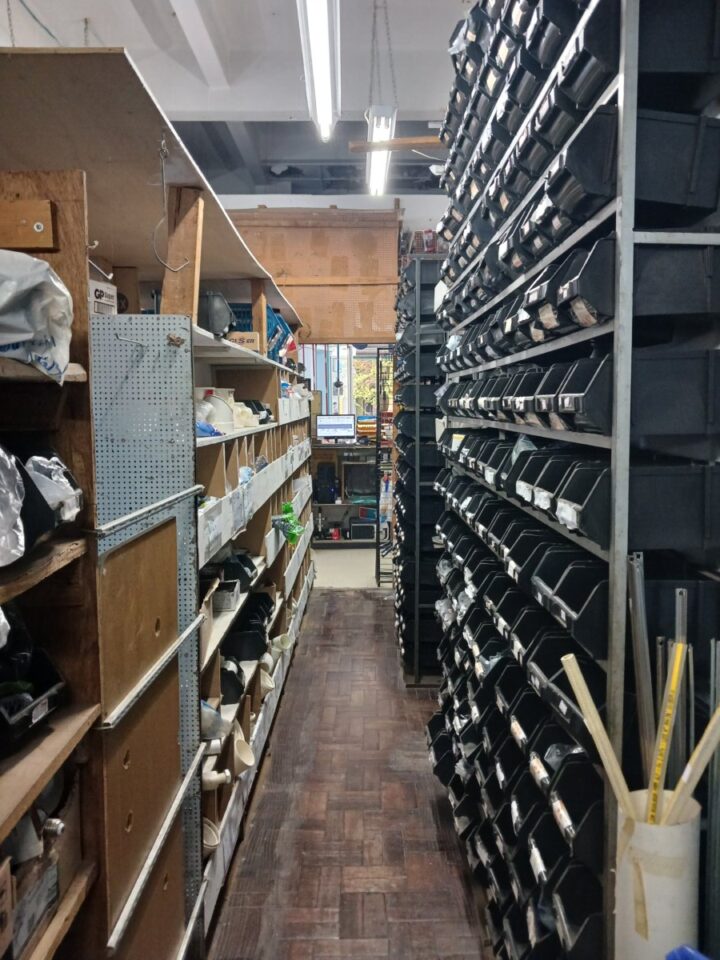 Loja de Materiais de Construção pxmo ao Centro de Curitiba