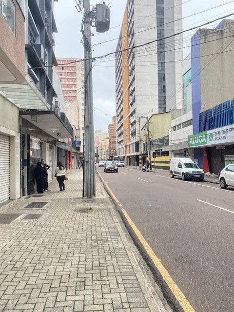 LAVANDERIA AUTOMÁTICA NO CENTRO DE CURITIBA