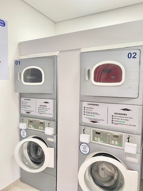 LAVANDERIA AUTOMÁTICA NO CENTRO DE CURITIBA