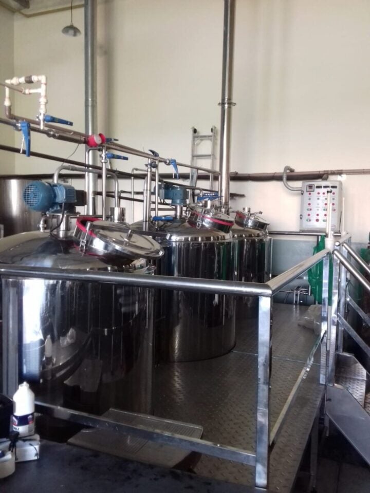VENDO CERVEJARIA MUITO NOVA