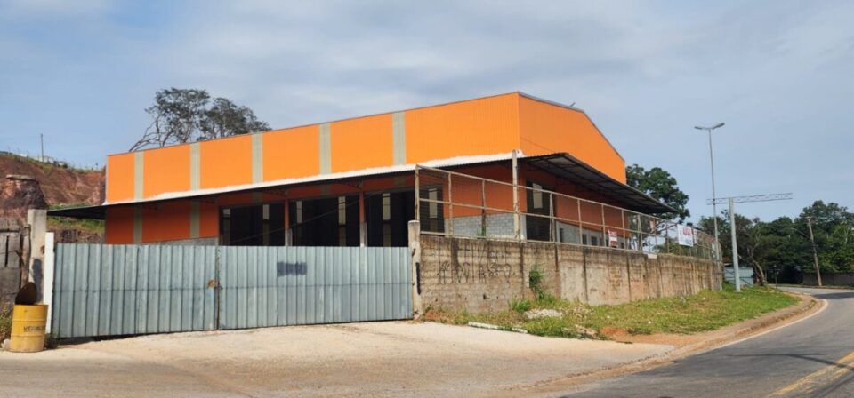 Galpão Industrial par alugar com 1800 m² em Atibaia/SP – Próximo Rodovia