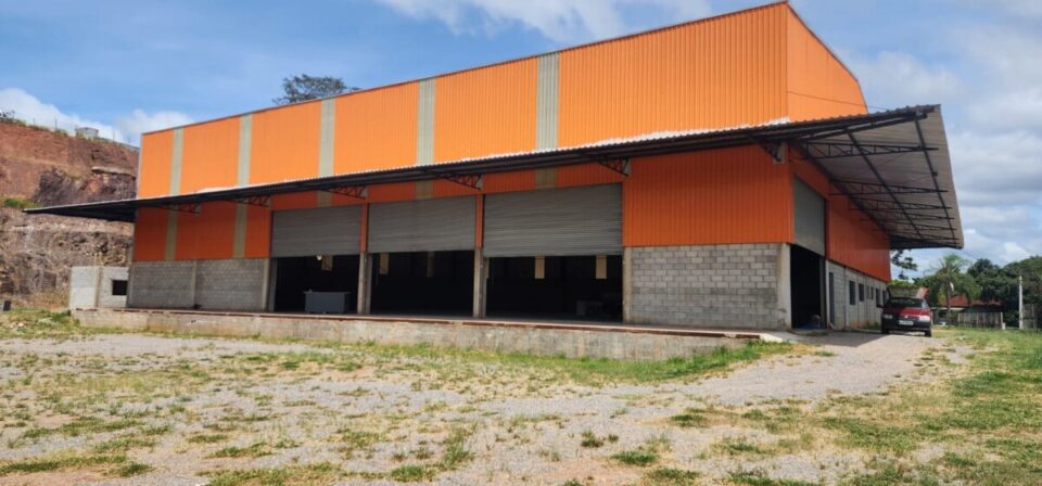 Galpão Industrial par alugar com 1800 m² em Atibaia/SP – Próximo  Rodovia