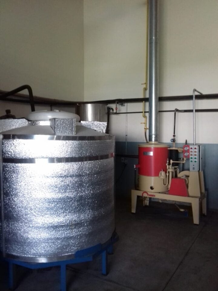 VENDO CERVEJARIA MUITO NOVA