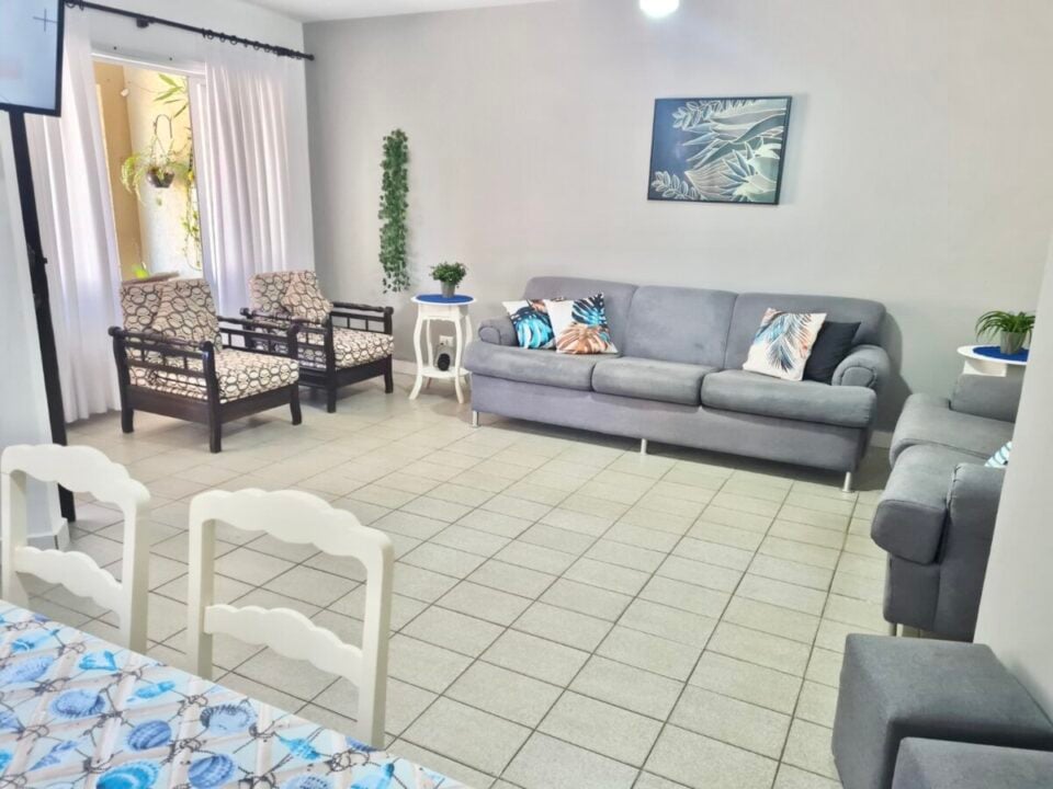 Casa na praia de GUARATUBA com piscina, 4 quartos com 230m² PR