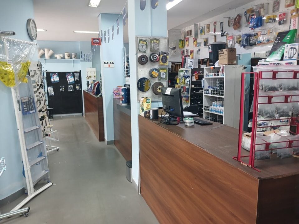LOJA DE FERRAGENS 40 anos de SUCESSO no BATEL, CURITIBA, PR