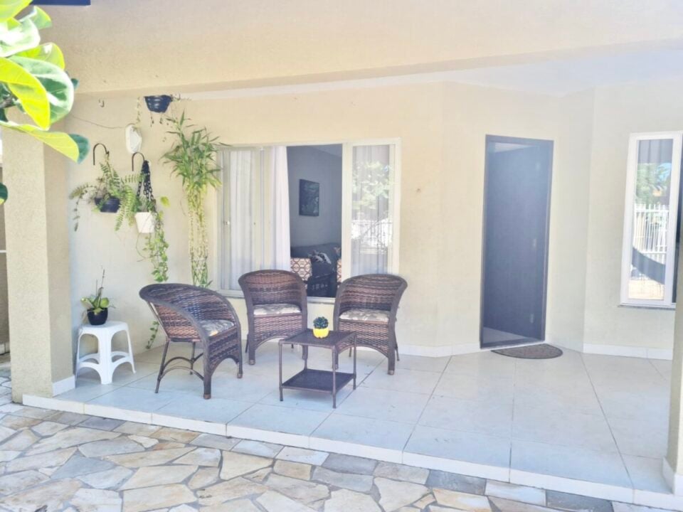 Casa na praia de GUARATUBA com piscina, 4 quartos com 230m² PR