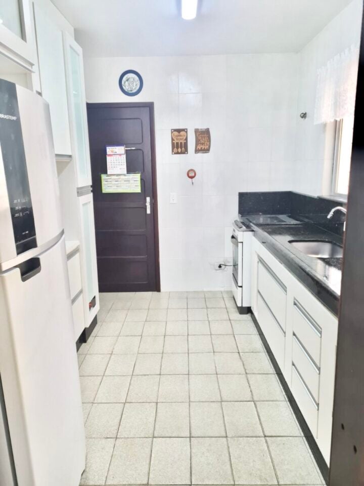 Casa na praia de GUARATUBA com piscina, 4 quartos com 230m² PR