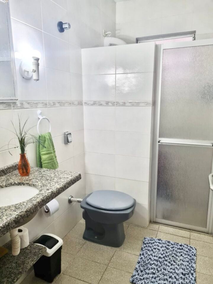 Casa na praia de GUARATUBA com piscina, 4 quartos com 230m² PR