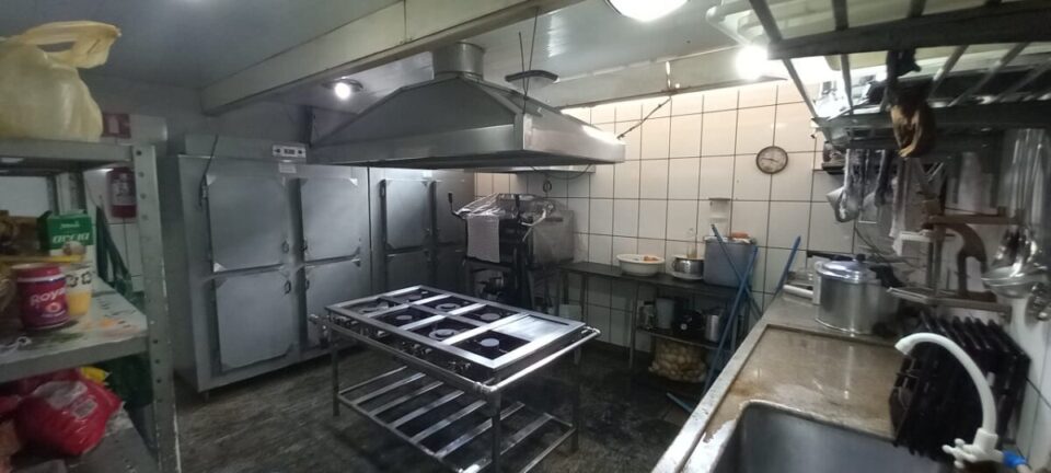 Vende-se restaurante montado