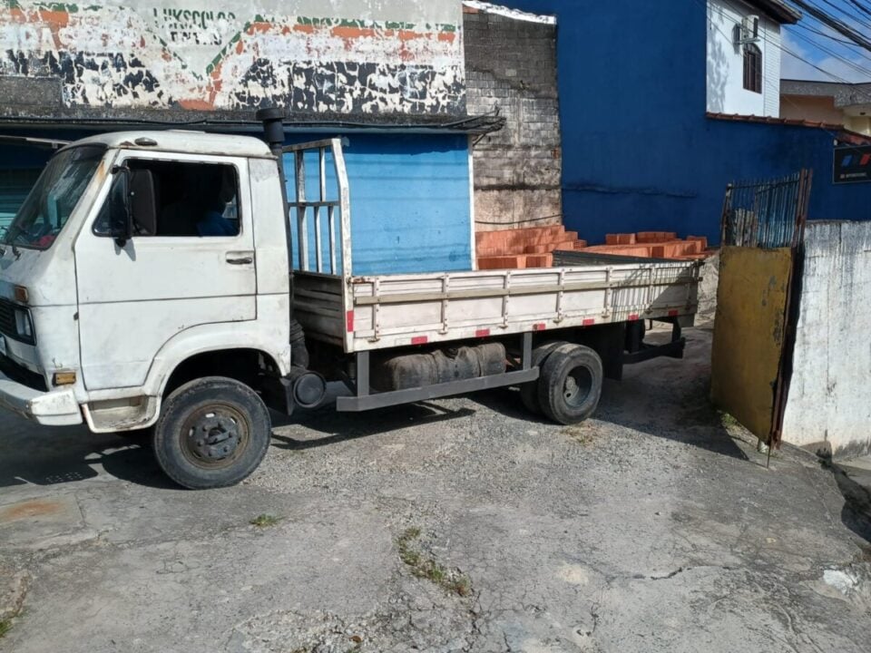 DEPÓSITO DE FERRAGENS E MATERIAL PARA CONSTRUÇÃO ZONA LESTE