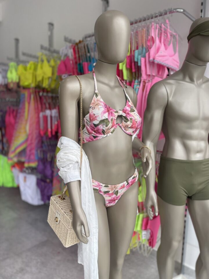 Loja  Confecção de Moda Feminina e Praia à Venda — Negócio Completo