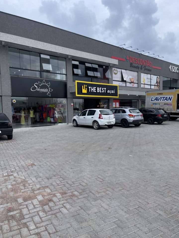 Loja  Confecção de Moda Feminina e Praia à Venda — Negócio Completo