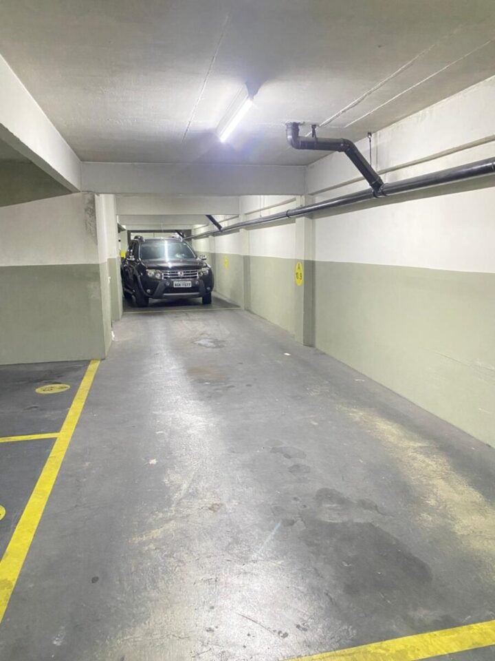 SALA REFORMADA NO BIGORRILHO EM LOCAL PRIVILEGIADO COM 2 VAGAS CURITIBA/