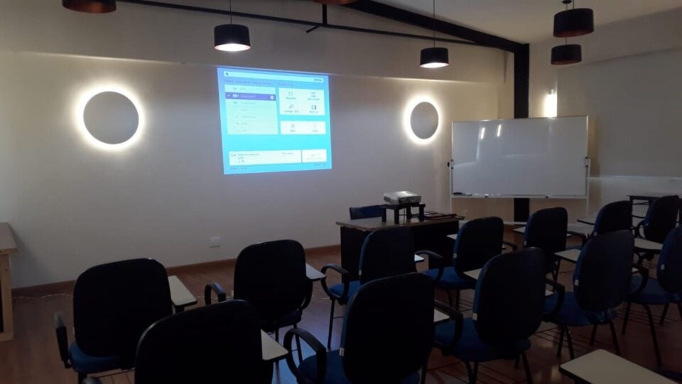 Venda de escola técnica