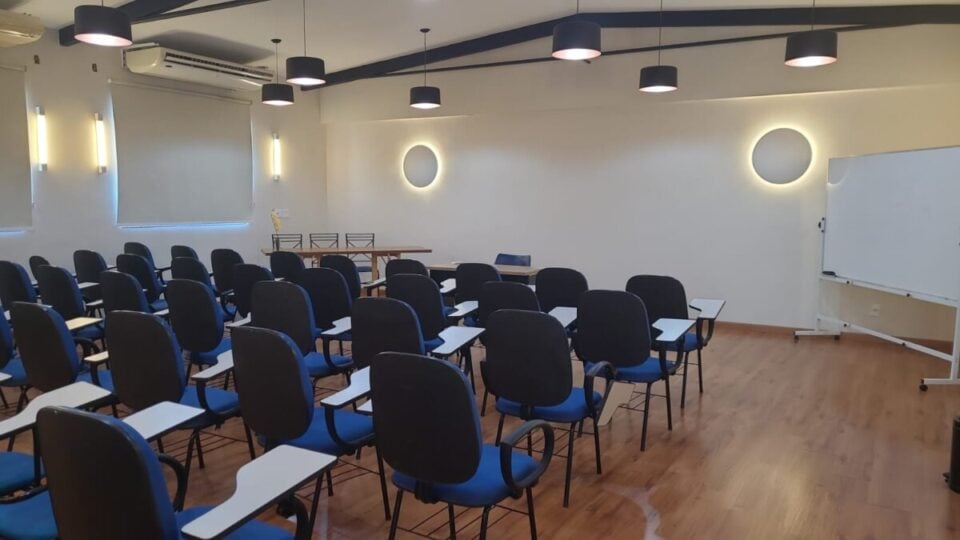 Venda de escola técnica