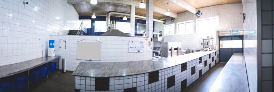 Vende ou aluga cozinha industrial para preparo de alimentação coletiva