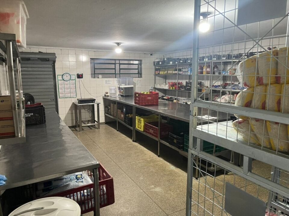 Vende ou aluga cozinha industrial para preparo de alimentação coletiva