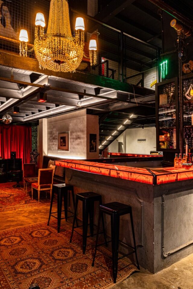 Bar em atividade em Santos, SP