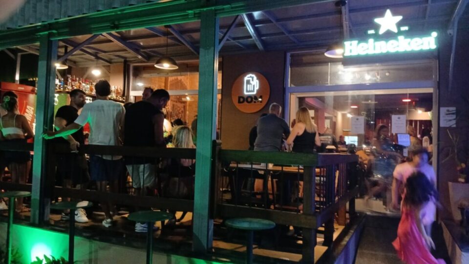 Vendo Bar/Restaurante Polo Alto Méier porteira fechada faturando