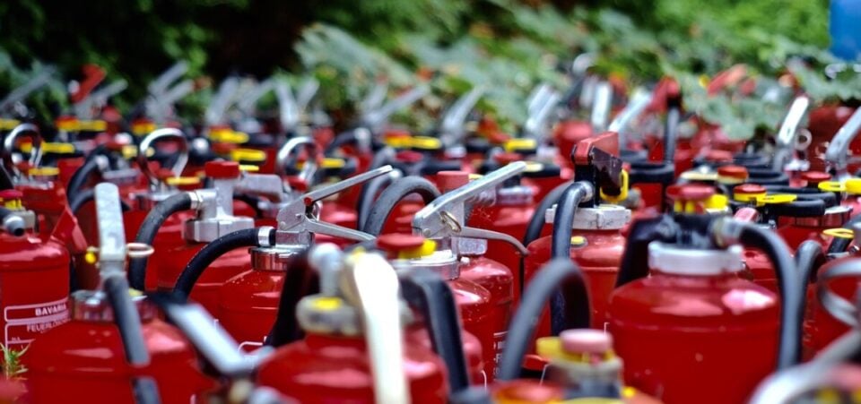 Comércio de extintores e prestadora de serviços na área de PPCI à Venda – P