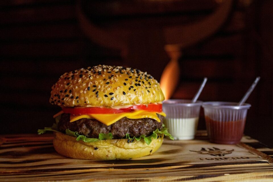 Hamburgueria em polo gastronômico à venda, 370m², localizada em Gravataí/RS