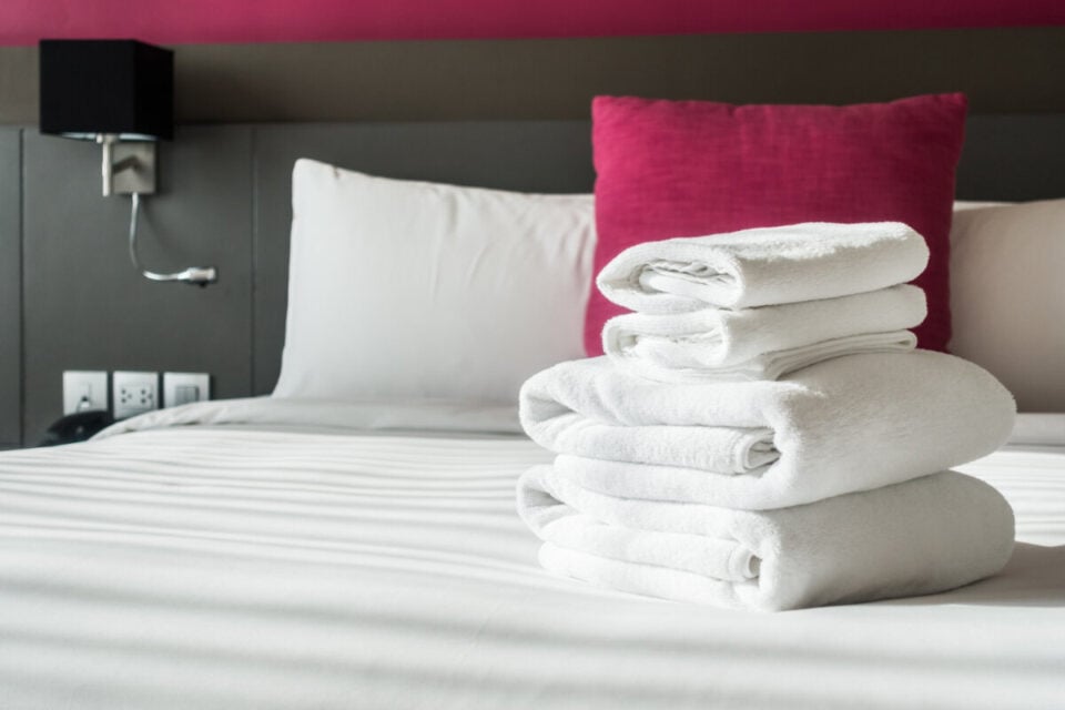 Imóvel com operação de Hotel/Motel à venda – 1100m², 35 quartos, 12 box – E