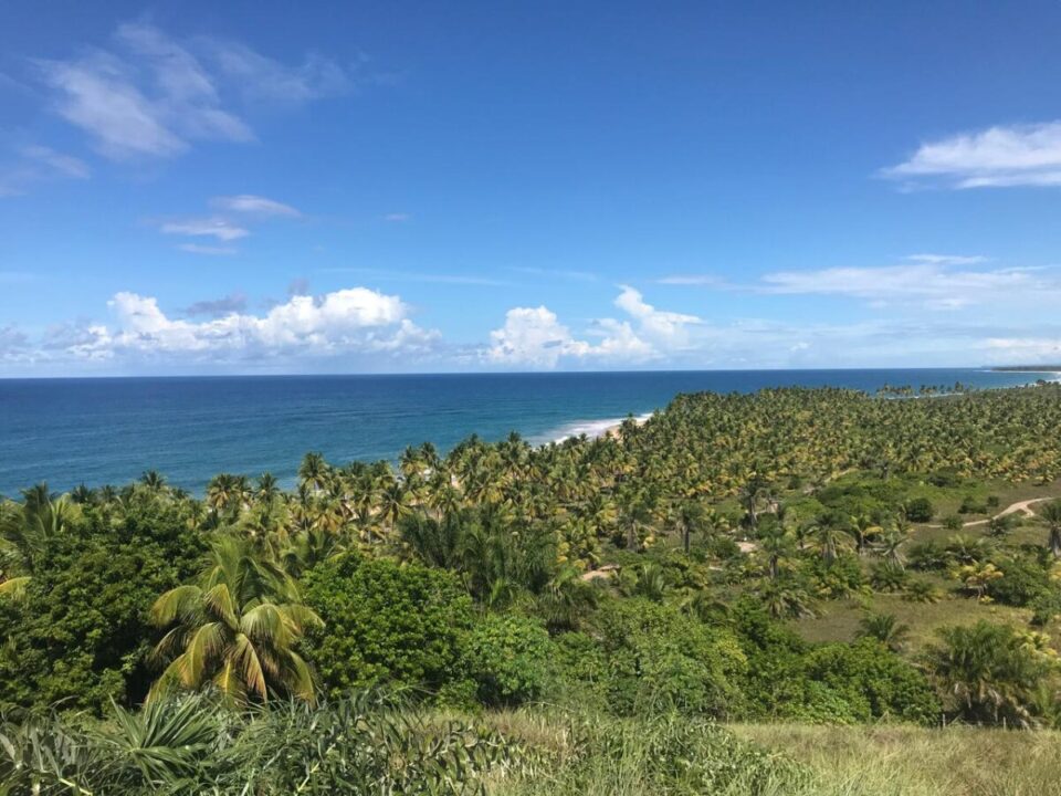 Morro de Taipu de Fora beira-mar