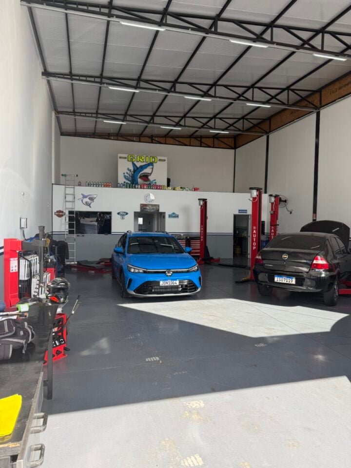 Auto center