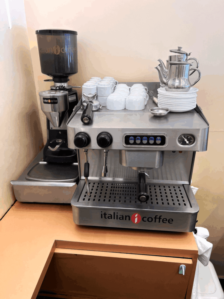 OPORTUNIDADE – PONTO DE CAFETERIA COMPLETA EM VILA VALQUEIRE