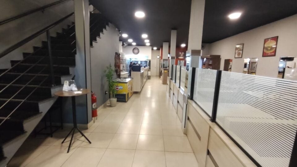 LINDÍSSIMA PIZZARIA E ESFIHARIA REGIÃO DA GRANDE SP 25 ANOS COM MESMO DONO