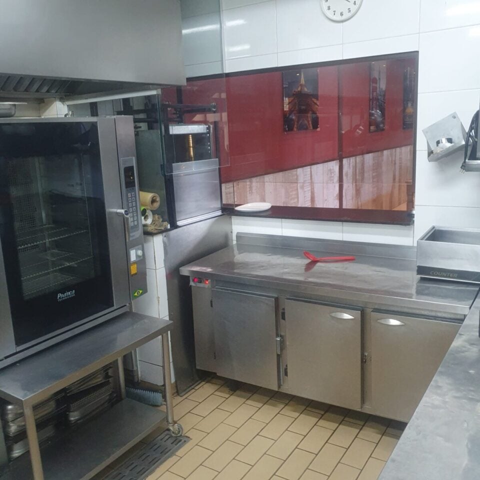 EXCELENTE OPORTUNIDADE RESTAURANTE KILO SEM GRILL SÓ ALMOÇO