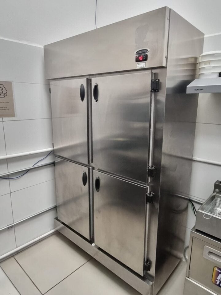 Venda de cafeteria consolidada – estrutura completa  maquinário
