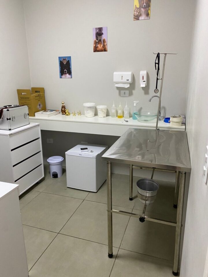 VENDE-SE CLÍNICA VETERINÁRIA – PET SHOP E BANHO E TOSA