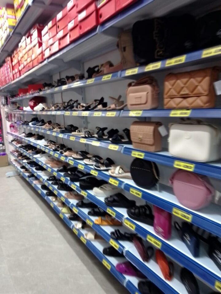 Vendo ou passo ponto de Duas Lojas de Calçados