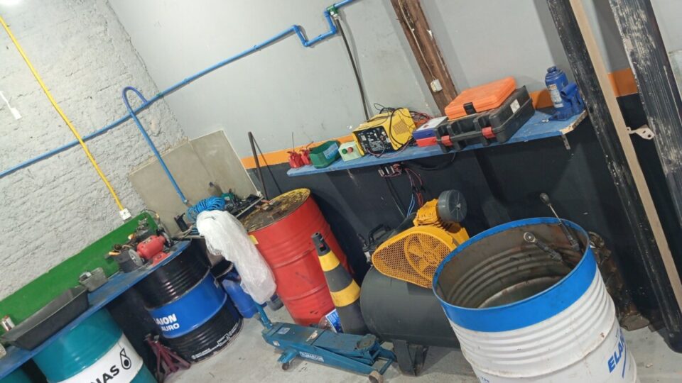 Vendo oficina automotiva completa para retirar do local