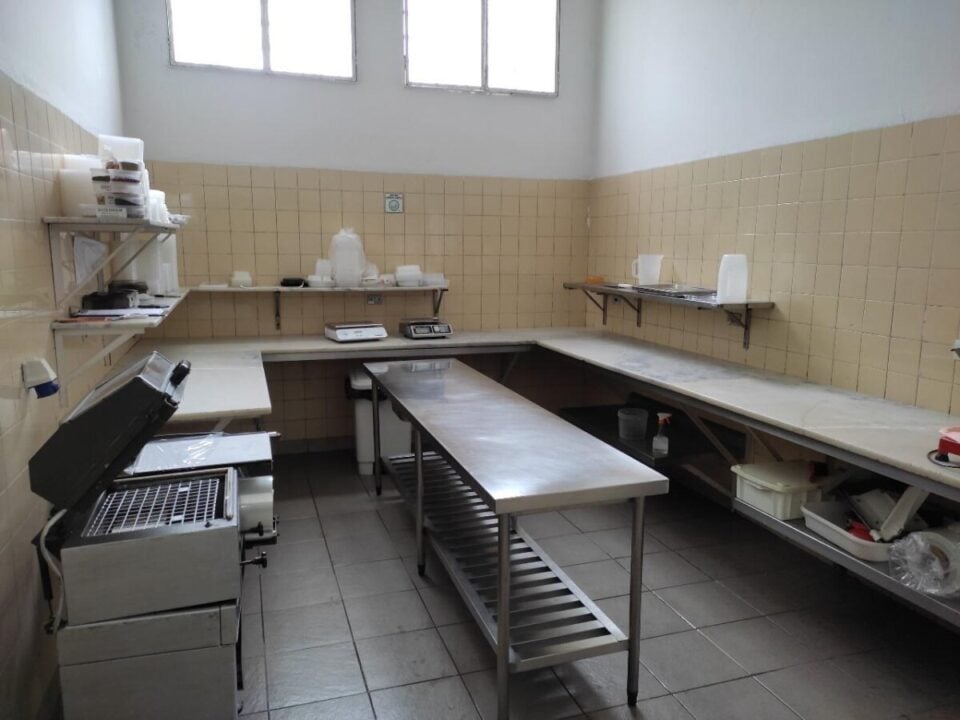 Cozinha industrial e loja de alimentoscongelados