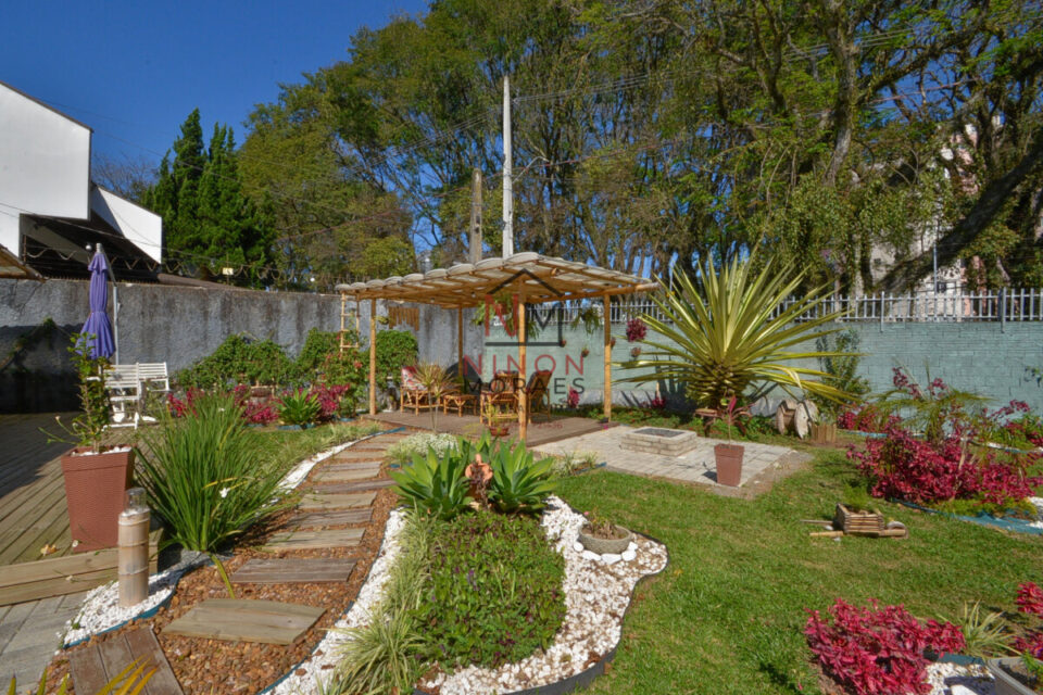 POUSADA COM 10 CONTAINERS PARA ALUGUÉIS TEMPORÁRIOS, EM CURITIBA PR