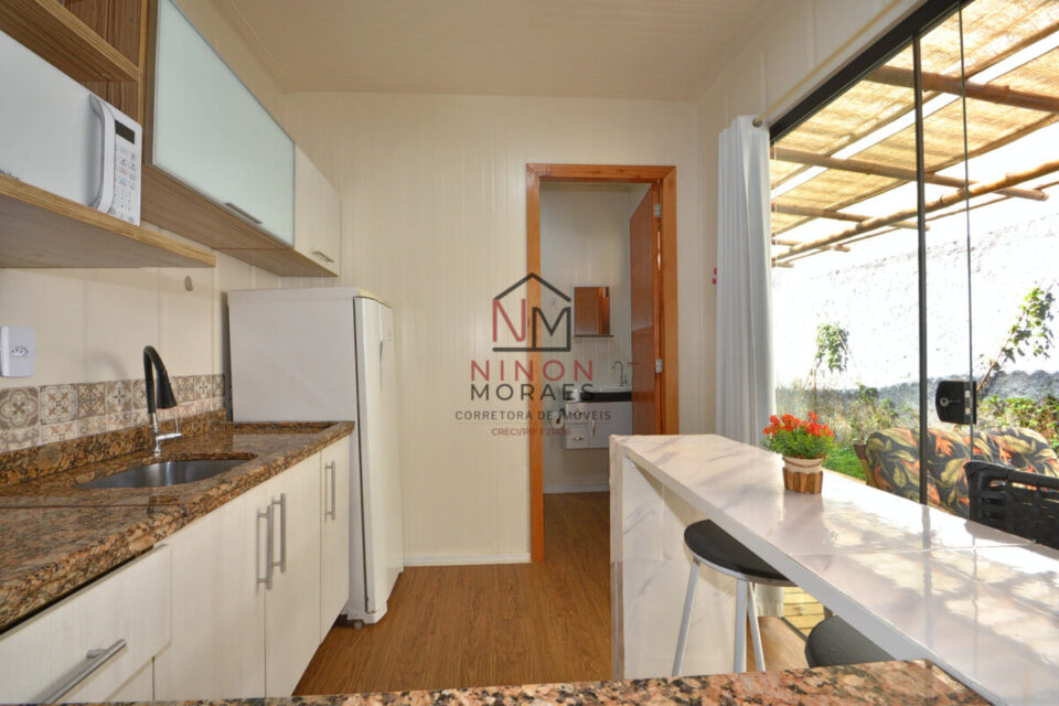 POUSADA COM 10 CONTAINERS PARA ALUGUÉIS TEMPORÁRIOS, EM CURITIBA PR